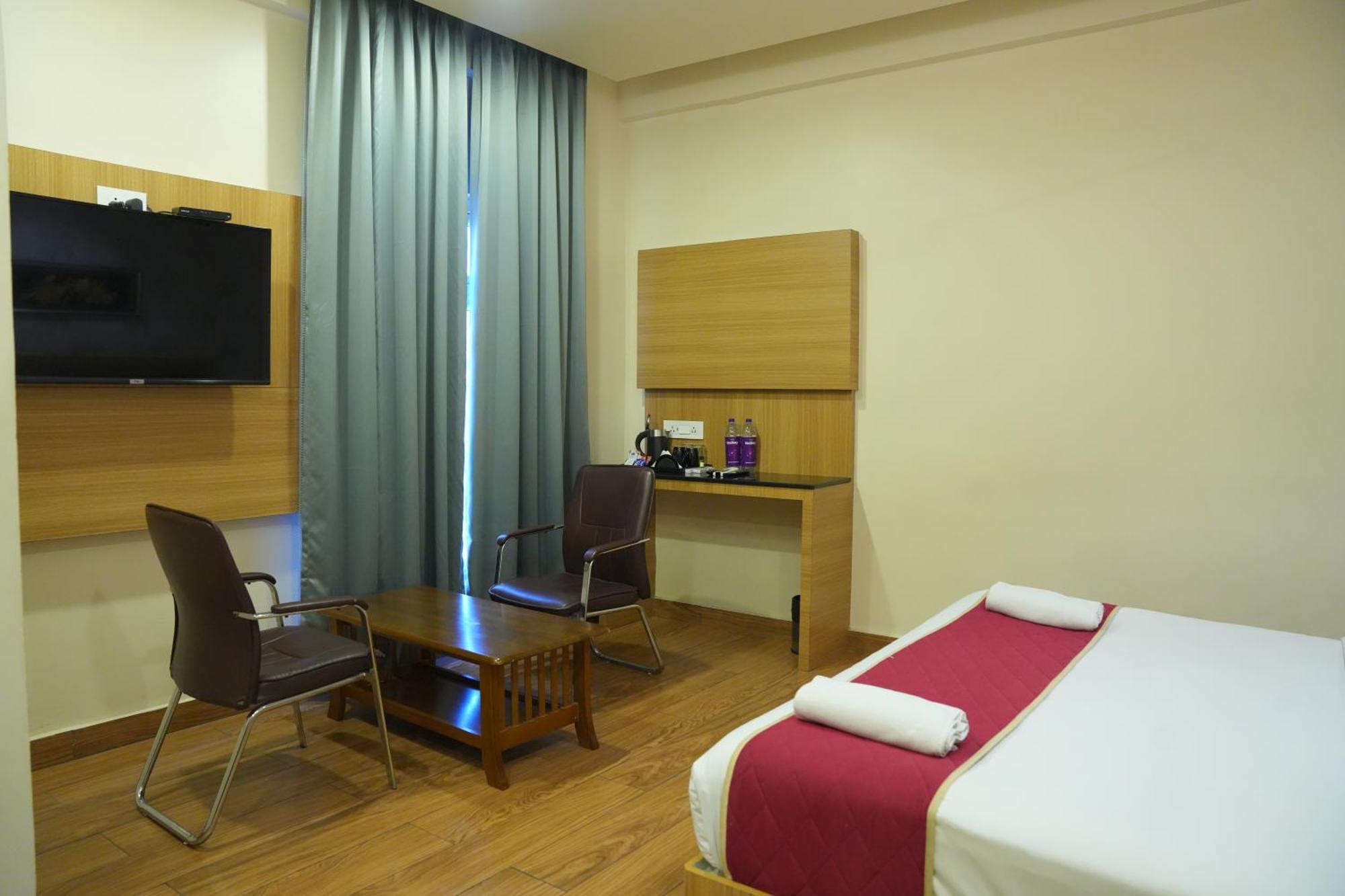 Kvp Golden Inn ティルパティ エクステリア 写真