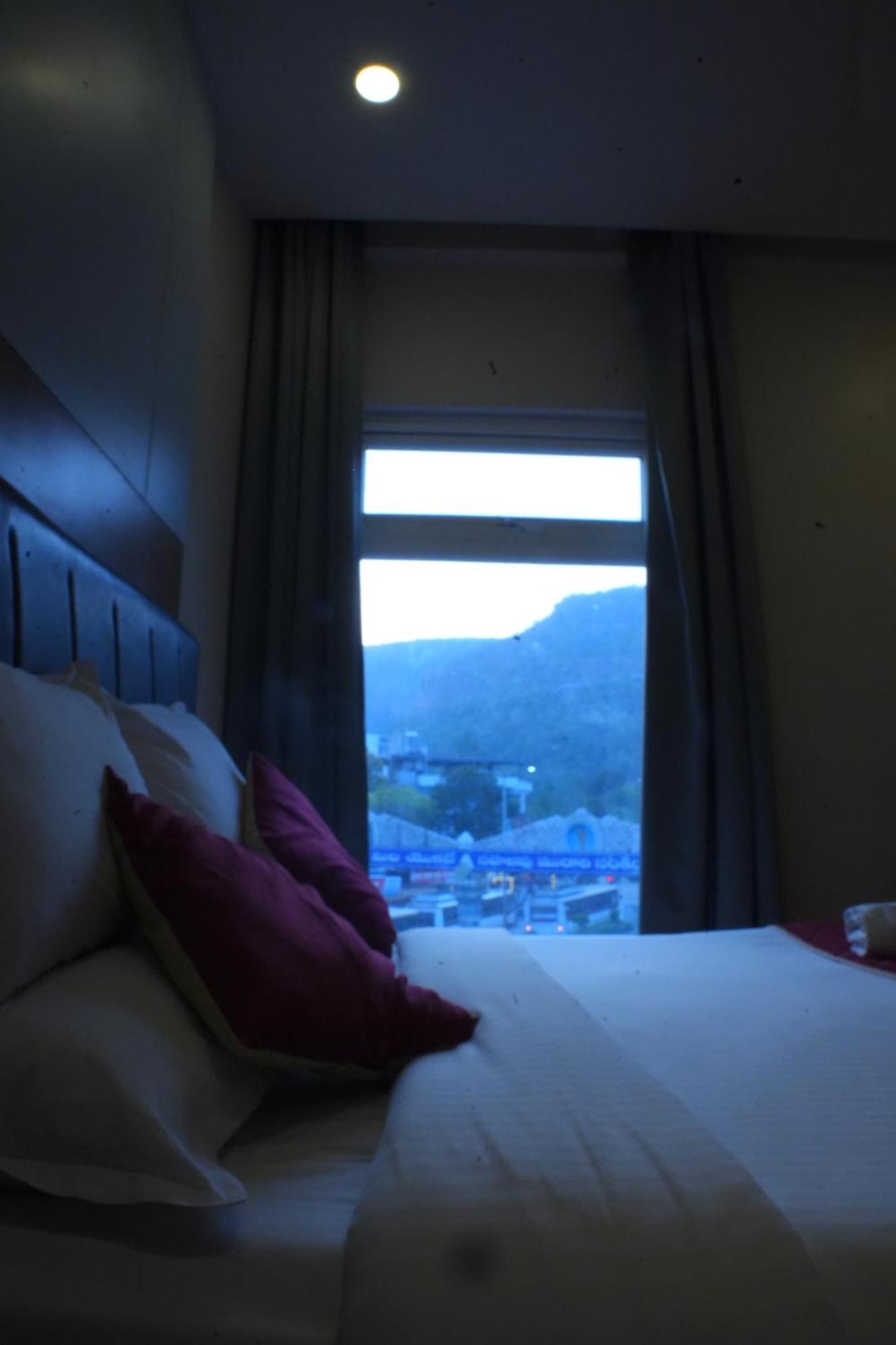Kvp Golden Inn ティルパティ エクステリア 写真