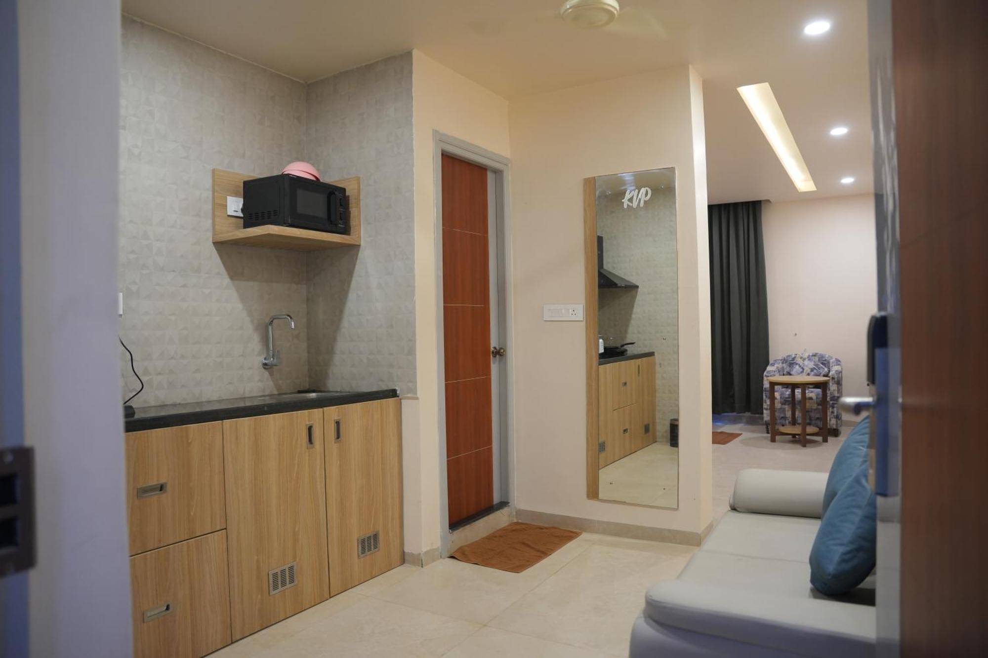 Kvp Golden Inn ティルパティ エクステリア 写真