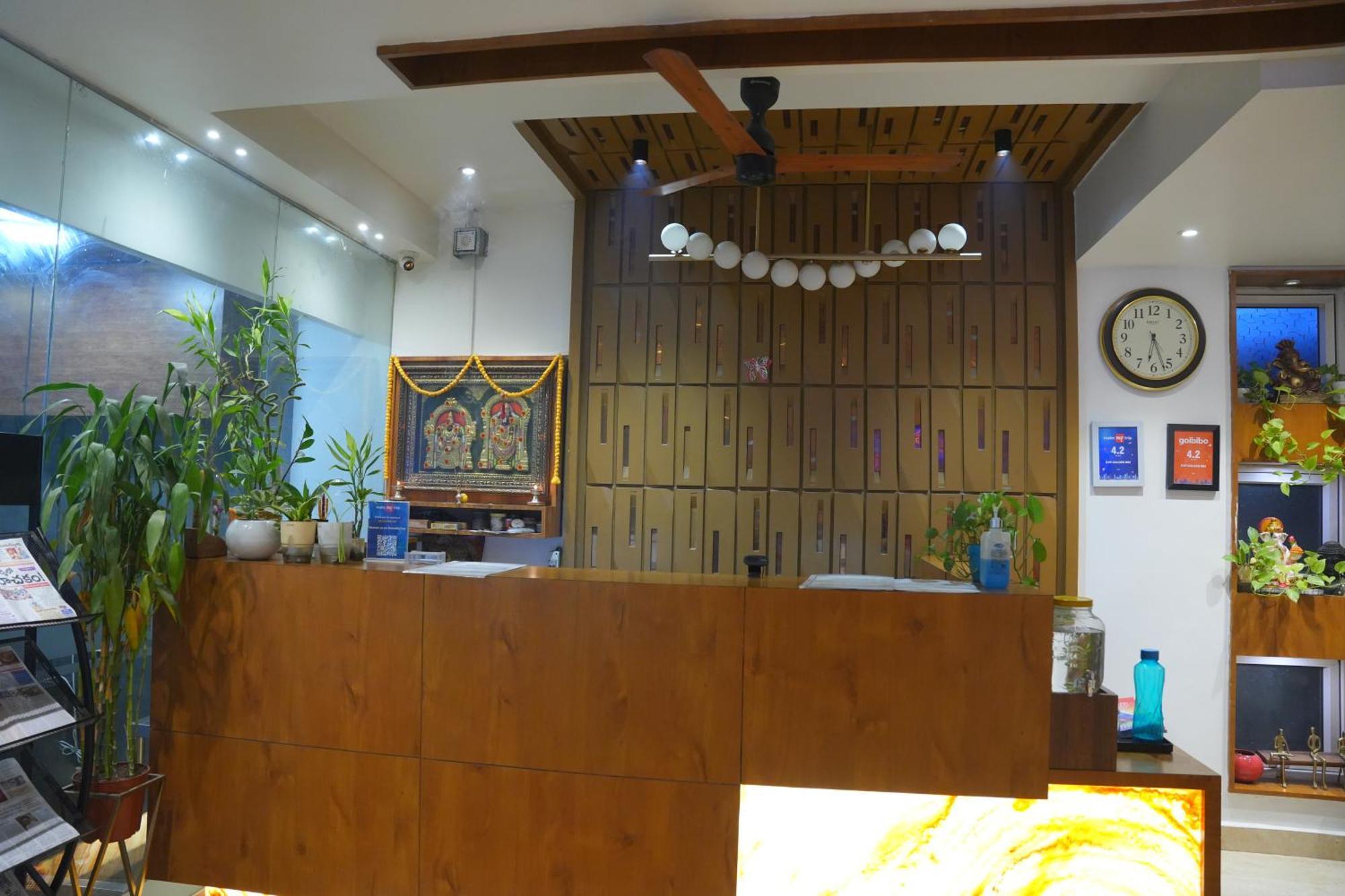 Kvp Golden Inn ティルパティ エクステリア 写真