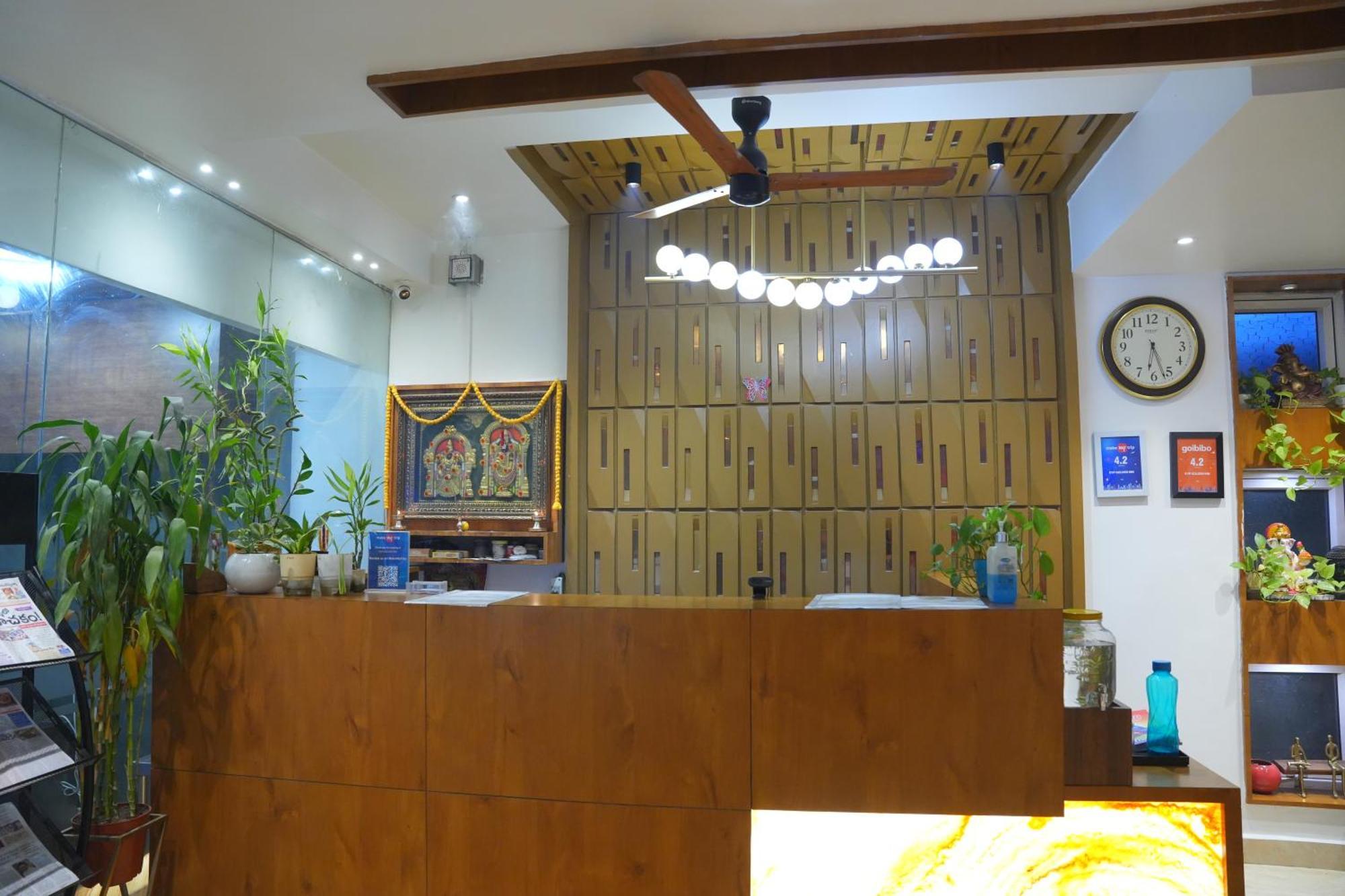 Kvp Golden Inn ティルパティ エクステリア 写真